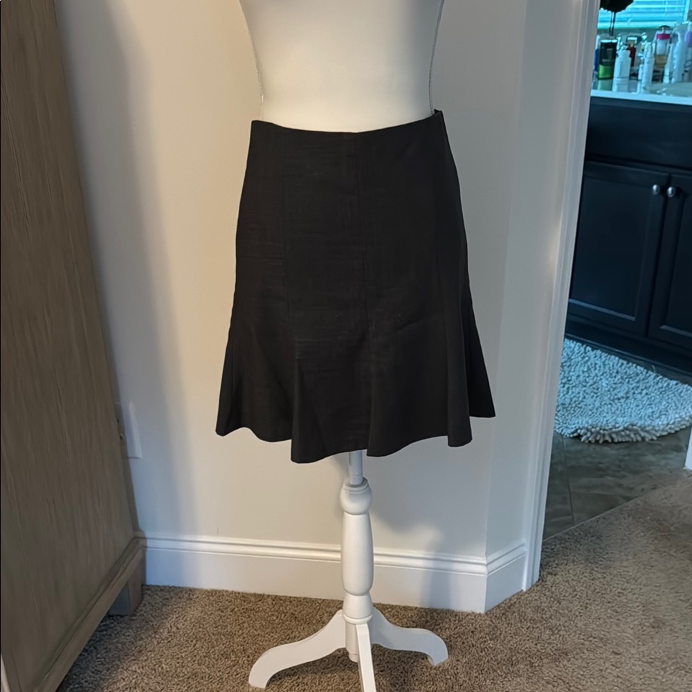Cute, versatile, black skirt